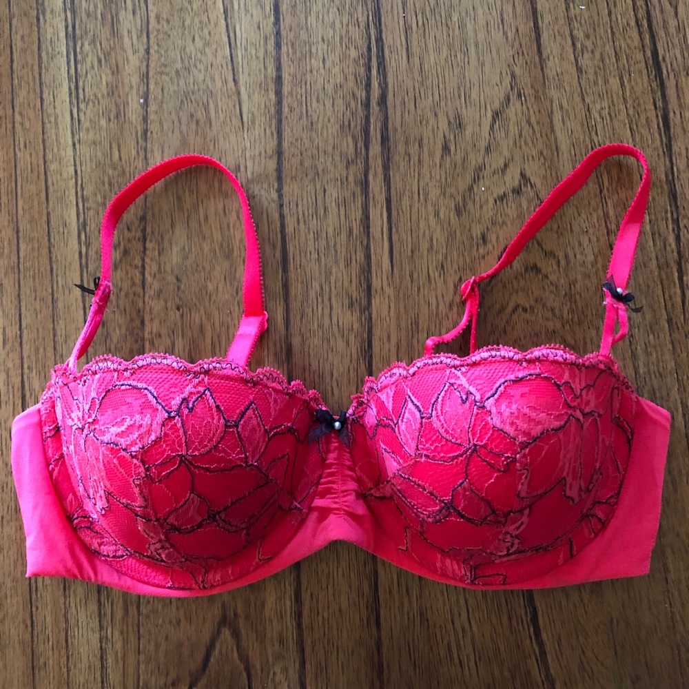 VICTORIA’s Secret angles push up bra 🍫